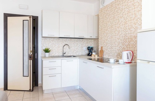 Porto Recanati Apartment | Beautiful apartment for 4 people with WIFI, pool, A/C, TV, terrace and panoramic view