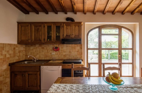 Pieve di Chio House | Beautiful apartment in villa with WIFI, pool, pets allowed and panoramic view, close to Cortona