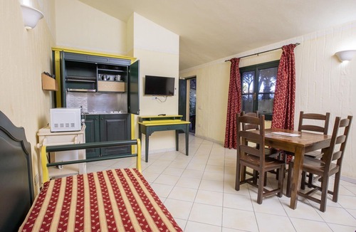 Arborea Apartment | Beautiful apartment for 4 people with A/C, WIFI, pool, TV and pets allowed