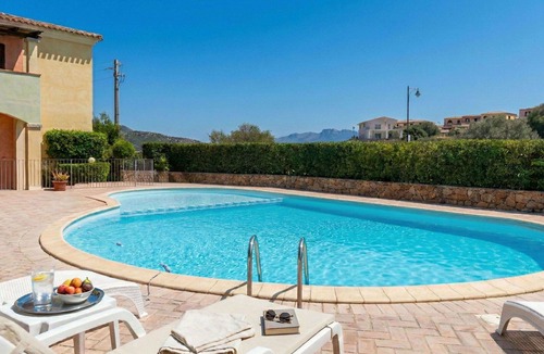 Murta Maria Apartment | Beautiful apartment for 4 people with A/C, pool, TV and terrace