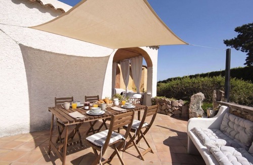 Punta Sardegna Apartment | Beautiful apartment for 5 people with A/C, WIFI, TV, patio and pets allowed
