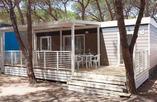 Vignola Mare House | Beautiful apartment in villa for 4 people with WIFI, pool, A/C, TV, patio and pets allowed