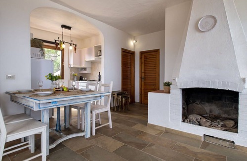 Cugnana Verde House | Beautiful apartment in villa for 9 people with WIFI, TV, terrace and parking