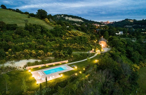 Urbino Villa | Beautiful apartment in villa for 5 guests with pool, WIFI, TV and panoramic view, close to Urbino