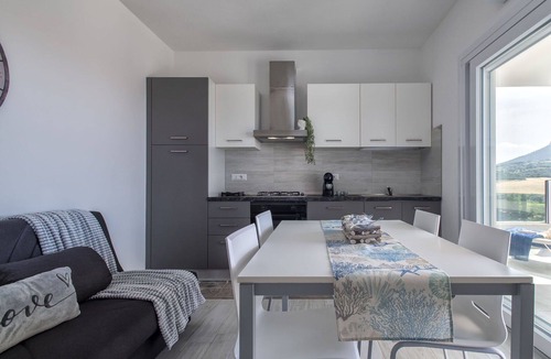 La Muddizza Apartment | Beautiful apartment for 5 people with WIFI, pool, A/C, TV and patio