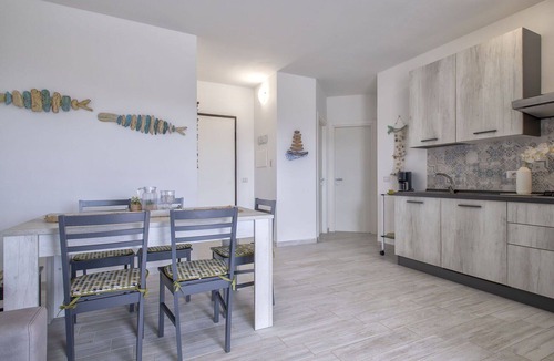 La Muddizza Apartment | Beautiful apartment for 6 people with pool, A/C, WIFI, TV, patio and pets allowed