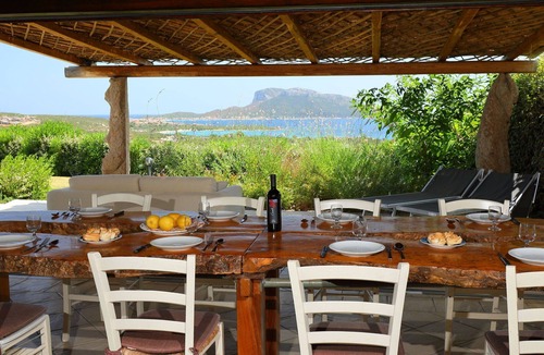 Golfo Aranci House | Beautiful villa for 8 guests with private pool, A/C, TV and patio