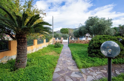 Solanas House | BeLocations - Villa 50 meters from the sea