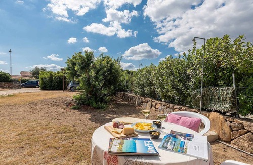 Porto Torres House | BILO RUINAS 3: economic two-room apartment, 2 people