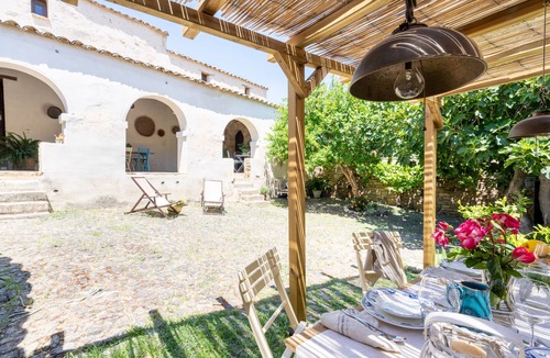 Lunamatrona Cottage | Bissantica, 17th-Century Stone House - Authentic Sardinia, Private Courtyard
