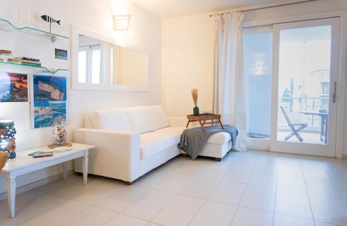 La Taulera Apartment | Blue House