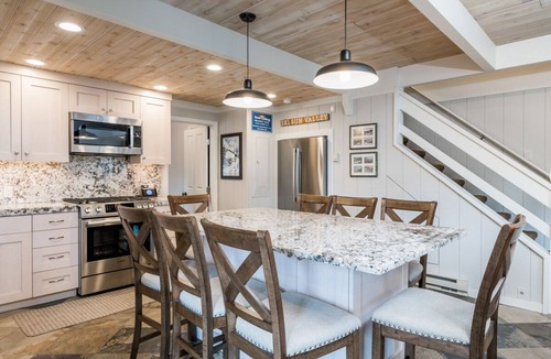 Elkhorn Village Condo | Book a Getaway Today! Charming Condo near Sun Valley Village with WIFI