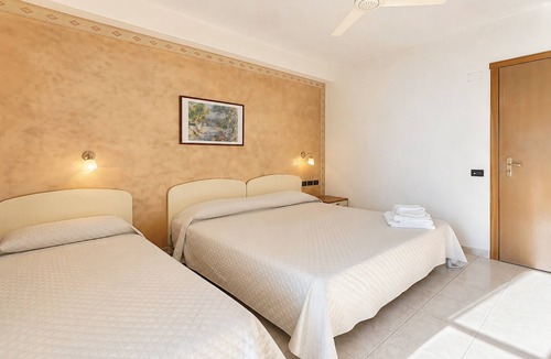 Monte Sant'Angelo Bed & Breakfast | Bright B&B with Sea View Balcony - 244 - Santangelo - Pool