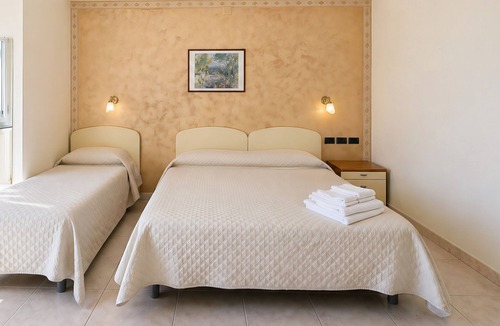 Monte Sant'Angelo Bed & Breakfast | Bright B&B with Sea View Balcony - 244 - Santangelo - Pool