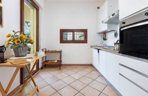 Capitana Villa | Bright villa of 90 square meters, perfect for four people, featuring a private entrance and two reserved uncovered parking spaces.The property is located in the Capitana area of ​Quartu Sant'Elena, an area rich in beaches, historic sites, and nautic