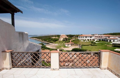 Capo Ferro Apartment | Cala del Faro Luxury Apartment, just a short walk from the beach