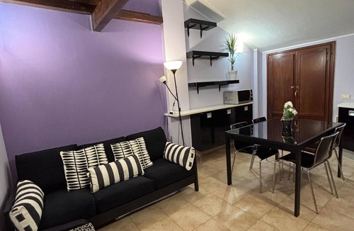 Pirri Apartment | Calixa - Sheaves - Comfortable apartment for two people, private parking.