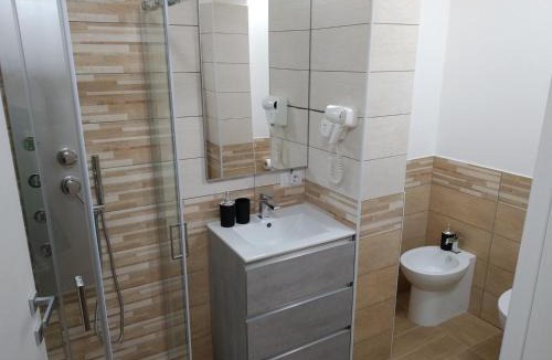 Oristano Historic Centre House | CAMERA con BAGNO 2 pers PARCHEGGIO