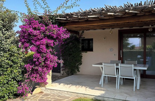 La Conia Villa | Cannigione | 2BR Villa with Private Garden-Quiet Area Near Beaches-Sleeps 4-Fed6