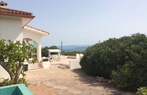 Carloforte Villa | Carloforte Palme House, 4BR, Walk to Beach, Garden