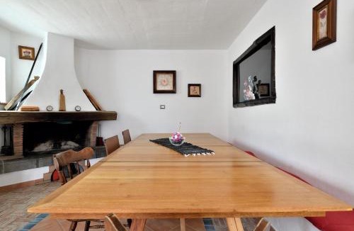 Arzana House | Casa Ami