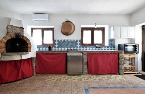 Arzana House | Casa Ami