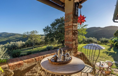Greve in Chianti Apartment | Casa Anita apartment in farmhouse with swimming pool surrounded by greenery