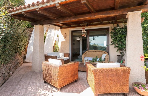 Pittulongu Apartment | "Casa Gaia" Apartment with Sea View, Garden, and Terrace