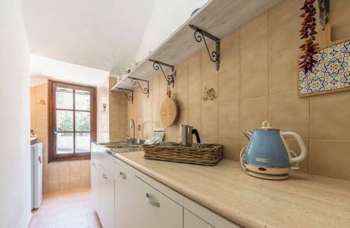 Sarroch House | Casa Madili – Relax with garden, jacuzzi and holiday vibes 🌿☀️