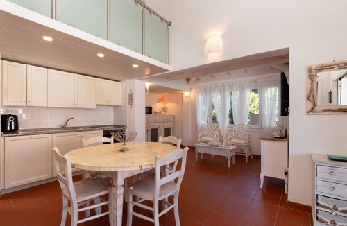 Golfo di Marinella Apartment | Casa Matilde con Patio by Wonderful Italy