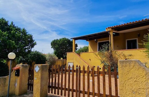 Villaggio Piras Apartment | Casa Milena – Villa with outdoor space and sea view