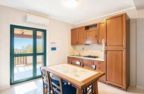 Chiesiola Apartment | Casa Mimosa at Villa Mapa: Sea View, Wi-Fi & Air Conditioning