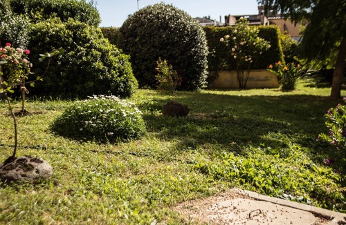 Pirri Apartment | Casa Natura Cozy Eco Flat, airport, families, Garage