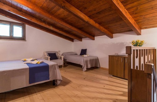 Dorgali Villa | Casa Pedra 1 - One Bedroom Villa, Sleeps 5