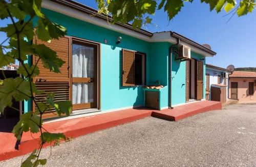 Santa Caterina House | Casa Shanti - 5 Minuti dalla Spiaggia con Piscina Condominiale