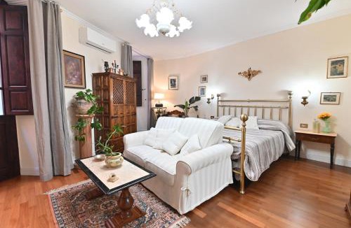 Historic Castle District House | casa vacanze edwige castello