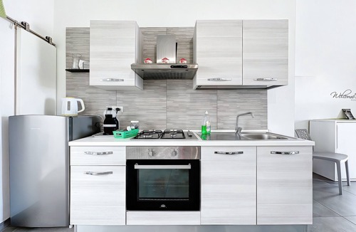 Monte Sant'Angelo Apartment | Casa Veroncelli Apartment with Sea View, Balcony and Wi-Fi