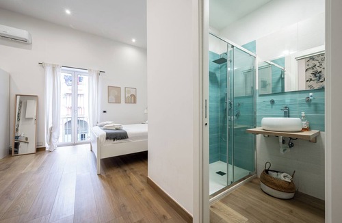 Secondigliano House | CasaRÉ - One Bedroom Guest House, Sleeps 2