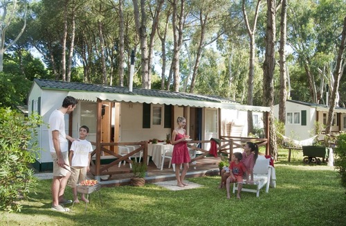 Baia Domizia Ski Chalet | Chalet by the Sea & Shade