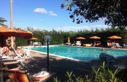 Foce Varano Condo | Chalet Viola Beach Village