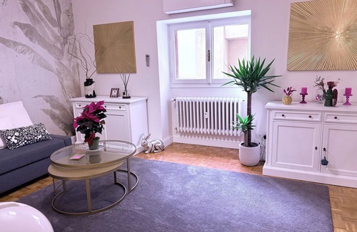 Sant' Ambrogio Apartment | Charming 2-bedroom apartment in lovely Firenze with AC, WiFi