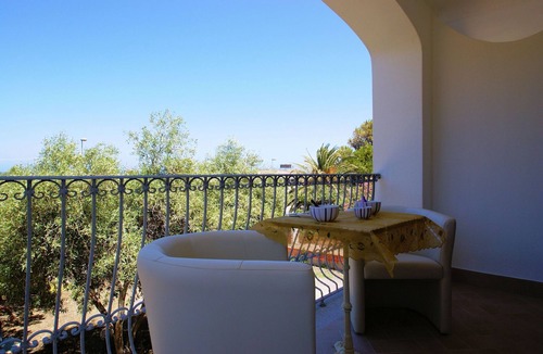 La Ciaccia Apartment | Comfort apartment with air conditioning, TV and washing machine in a quiet location