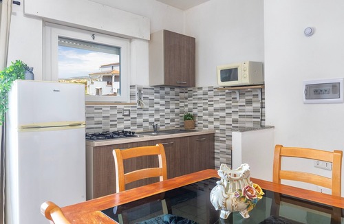 La Muddizza Apartment | 'Con Balcone' Apartment with Sea View, Wi-Fi and Air Conditioning