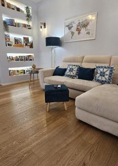 Province of Cagliari House | Confortevole stanza privata in grazioso appartamento con giardino
