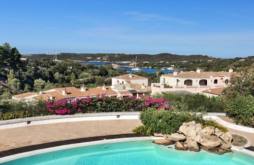 Liscia di Vacca Apartment | Cosy apartment for 4 people with pool, A/C, WIFI, TV, terrace and pets allowed