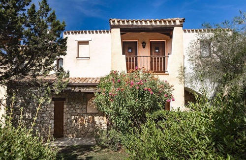 Liscia di Vacca Apartment | Cosy apartment for 4 people with pool, A/C, WIFI, TV, terrace and pets allowed