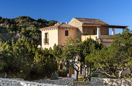 Liscia di Vacca Apartment | Cosy apartment for 4 people with pool, A/C, WIFI, TV, terrace and pets allowed