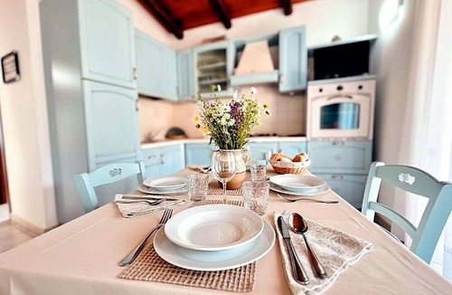 Viddalba Apartment | Cosy apartment for 4 people with pool, A/C, TV and patio