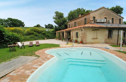 Granarola Apartment | Cosy apartment for 4 people with pool, A/C, WIFI, TV, patio, pets allowed and panoramic view