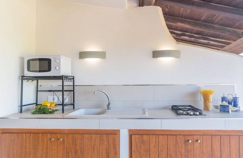 Porto Istana Apartment | Cosy apartment for 4 people with A/C, WIFI, pool, TV and terrace